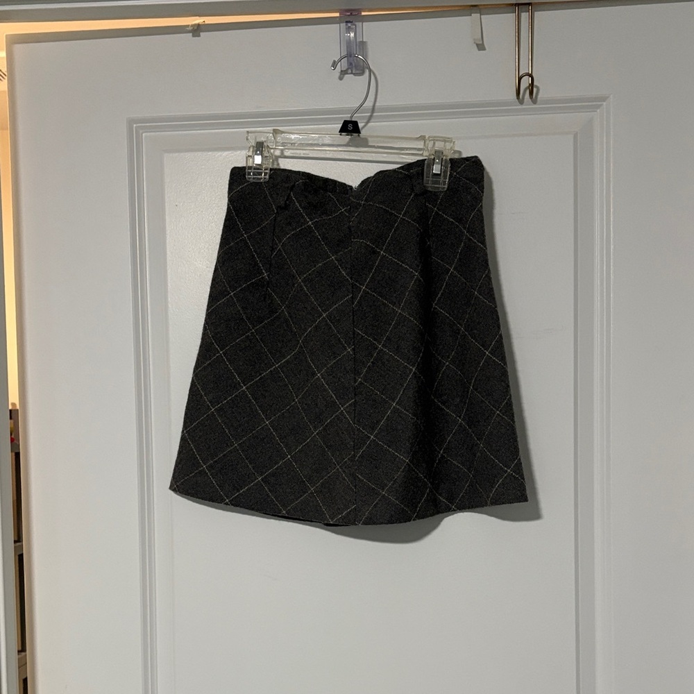 Elegant Gray Plaid Skirt